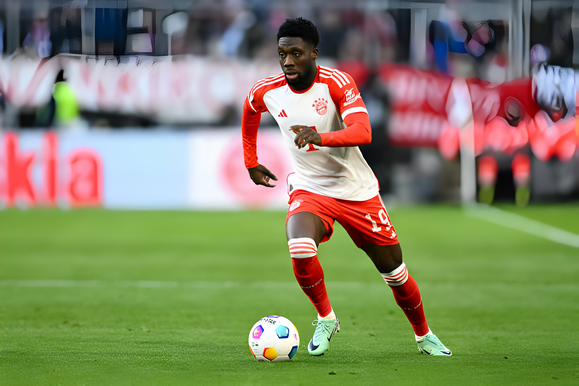 Alphonso Davies đạt thỏa thuận gia nhập Real Madrid